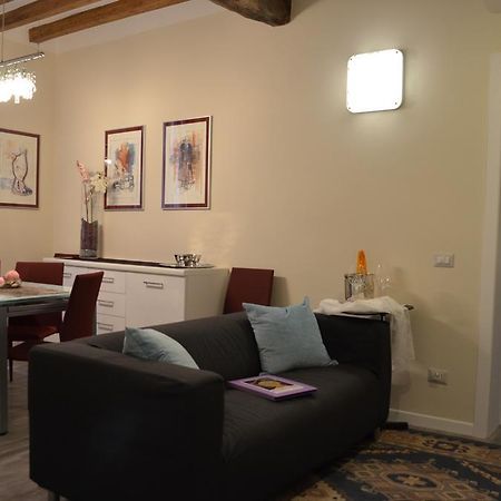 Heart Of Parma Apartment Phòng bức ảnh